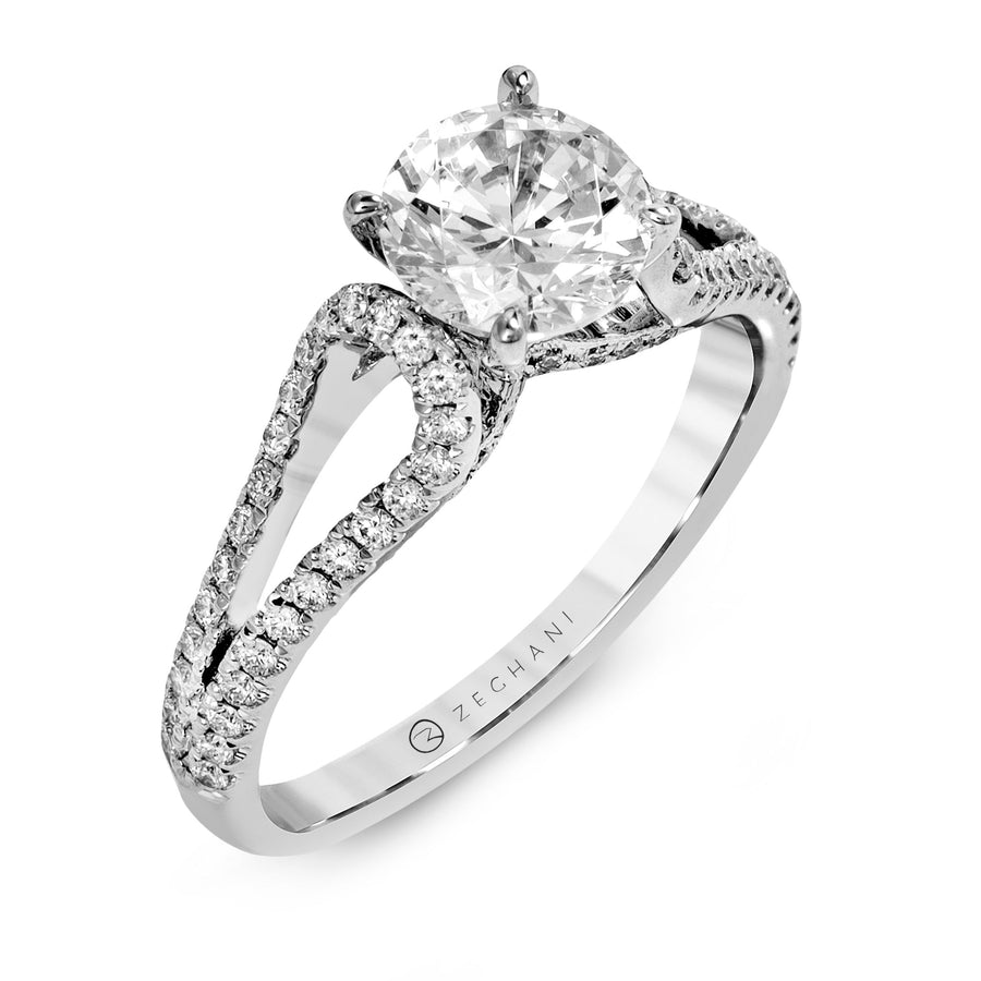 Engagement Ring in 14k Gold with Diamonds