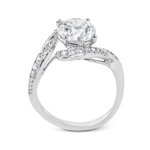 Round Engagement Ring in 14k Gold with Diamonds