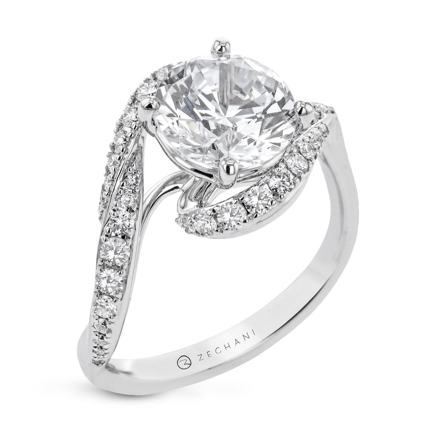 Round Engagement Ring in 14k Gold with Diamonds