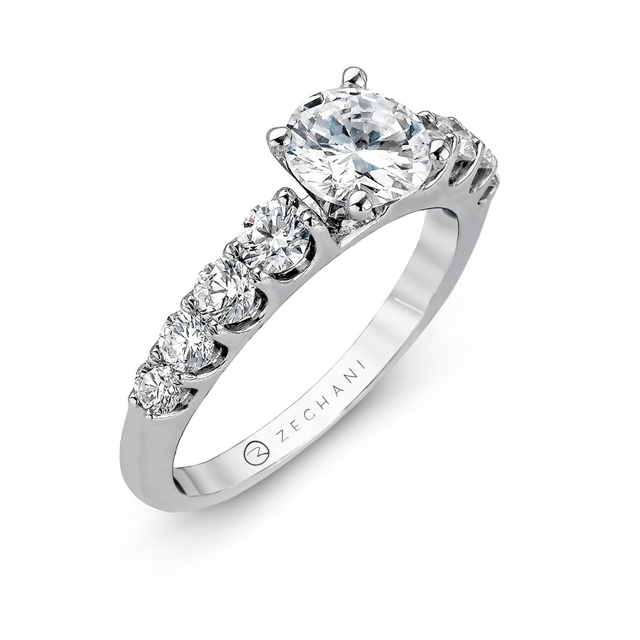 Engagement Ring in 14k Gold with Diamonds